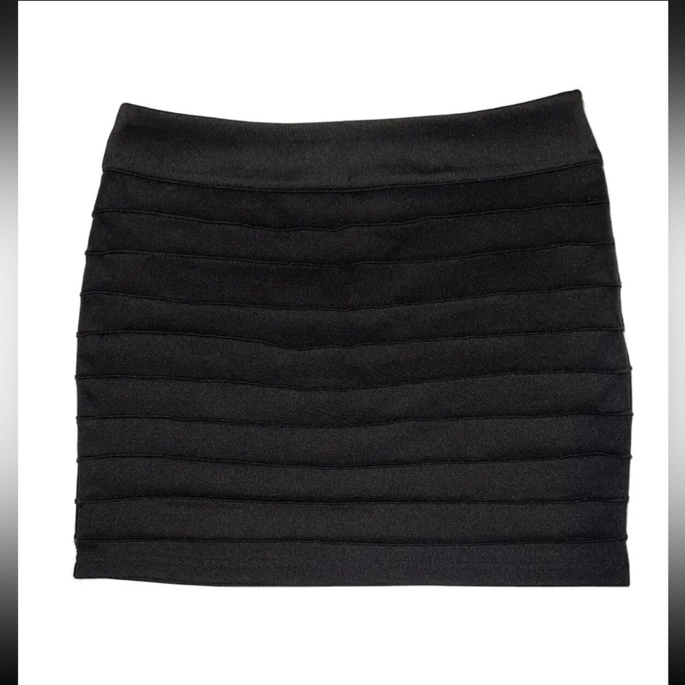 Love Culture Black Pleated Mini Skirt Stretch Side Zip Juniors Sz L